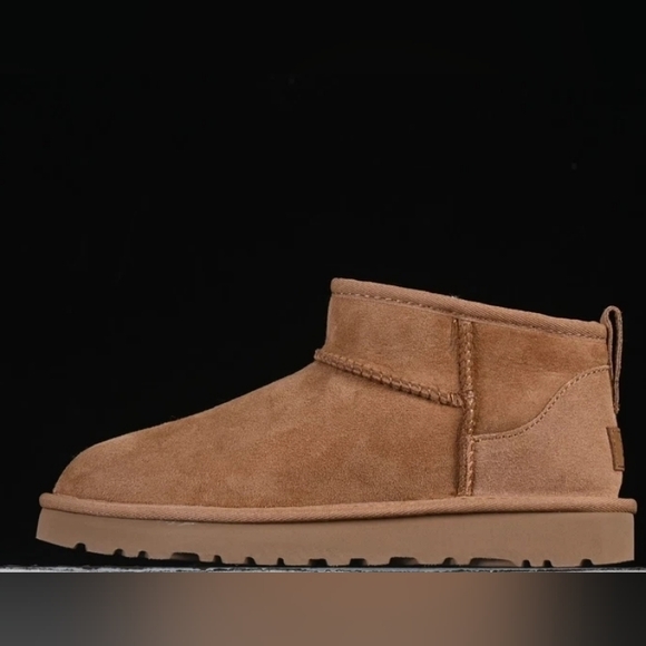 NWOT Women's UGG Classic Ultra Mini Boot Chestnut New No Box - Picture 2 of 8